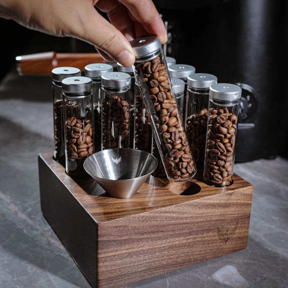 KNODOS VALVED SINGLE DOSE BEAN CELLAR WITH WOODEN DISPLAY RACK